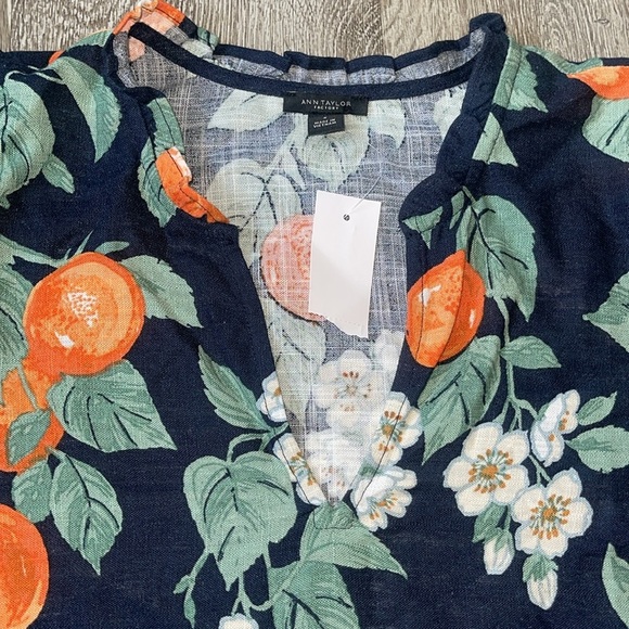 New nwt Ann Taylor Orange linen blend v neck blouse size small navy blue - Picture 3 of 7
